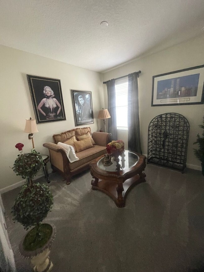 Building Photo - Beautiful, modern home for rent