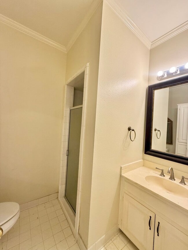 Building Photo - Home For Lease