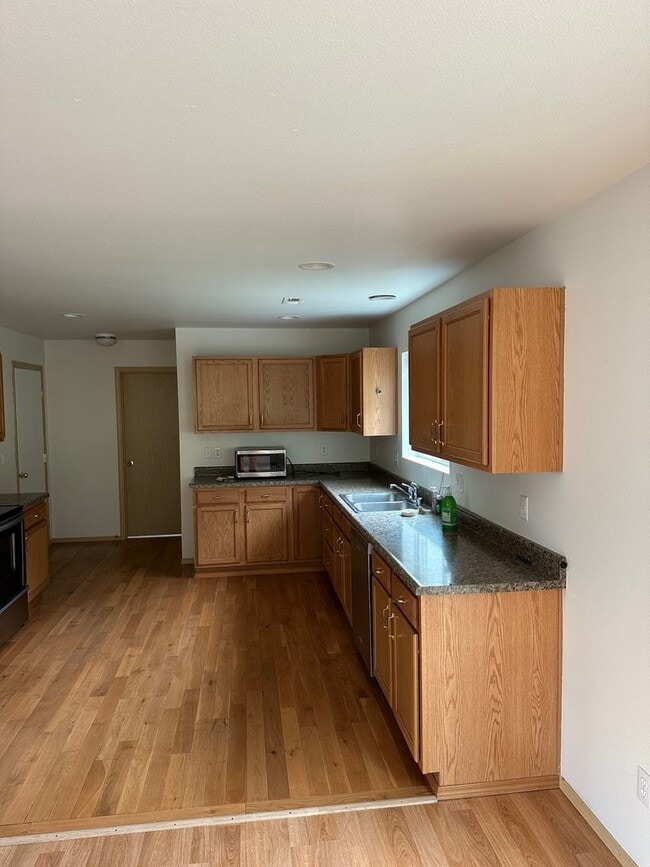 Building Photo - Charming 3 beds 2.5 bath house in Bothell!