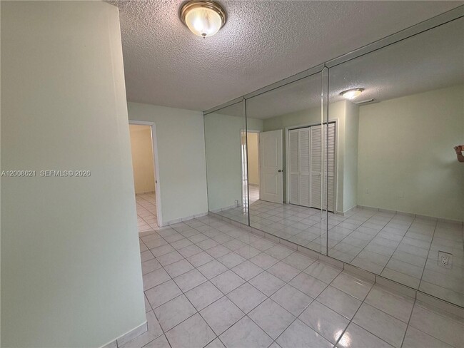 Building Photo - 3159 W 73rd Pl