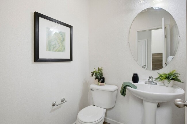 Building Photo - SPACIOUS & CLEAN 2 STORY, 4 BEDROOM, 2.5 BATH IN NATOMAS