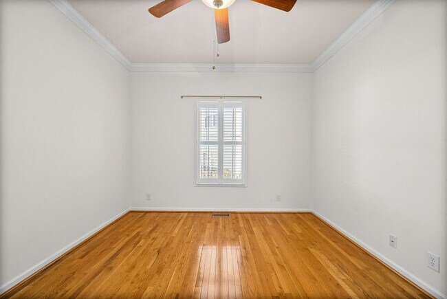 Building Photo - 3 Bedroom 2 Bath Pet Friendly Home For Rent with Community Pool Access!