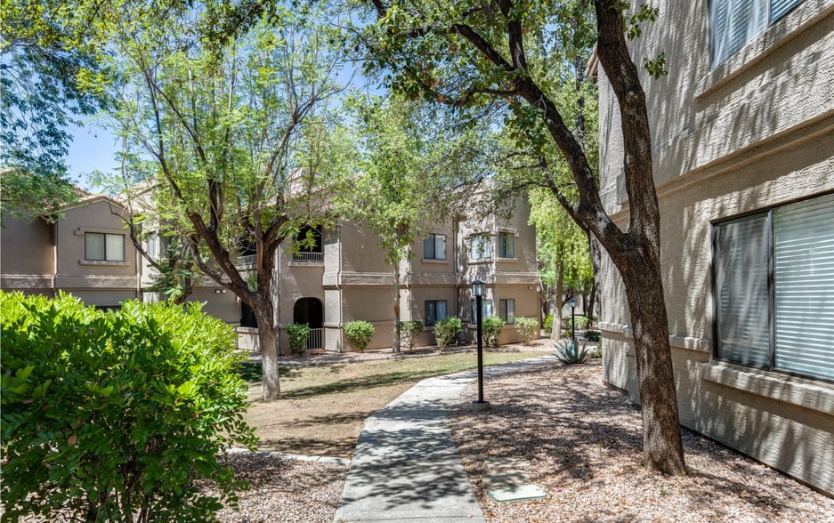 Building Photo - 15050 N Thompson Peak Pky