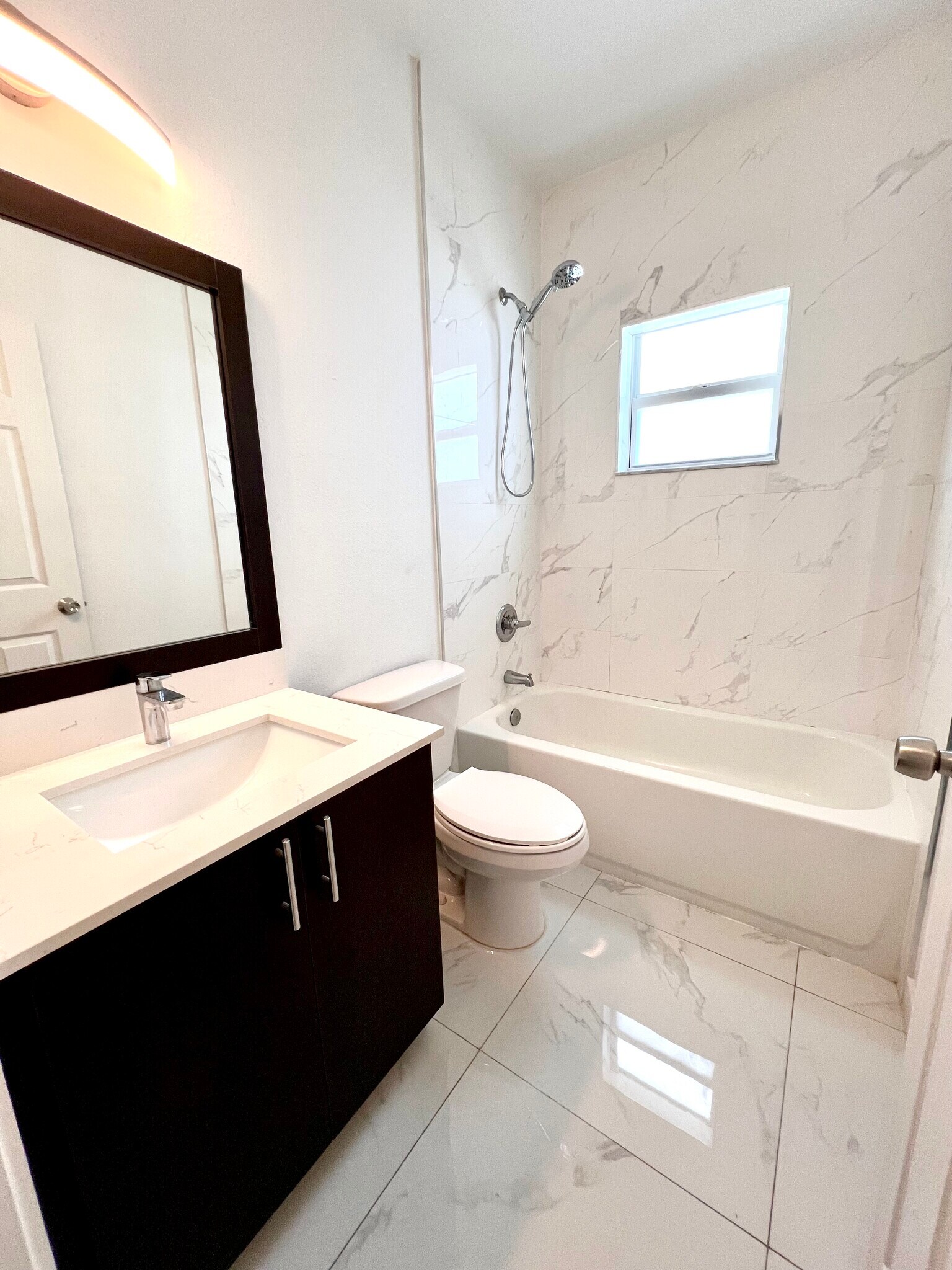 Building Photo - 1987 NW 49th St