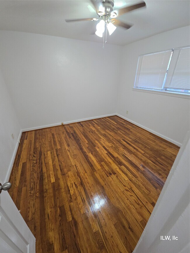 Building Photo - 301 Avondale St