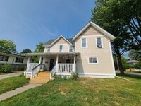 Building Photo - 556 Broadway St