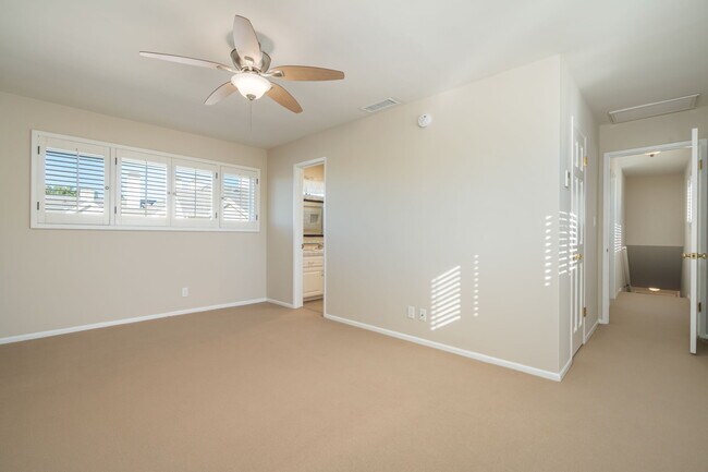 Building Photo - 14972 Camarosa Dr