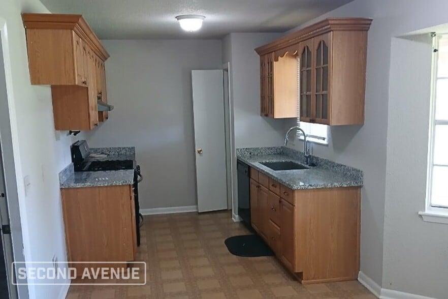 Building Photo - 3503 Westhampton Dr