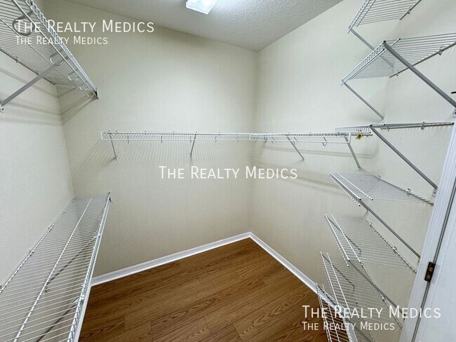 Building Photo - 7823 Fernleaf Dr