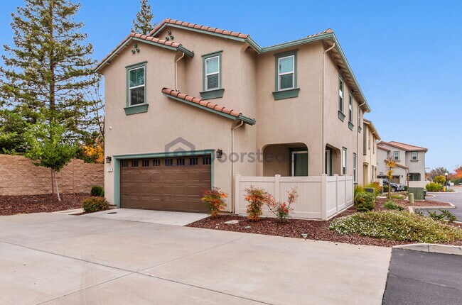 Primary Photo - 1056 Knox Way