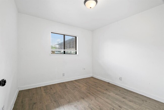 Building Photo - 7430 Mount St