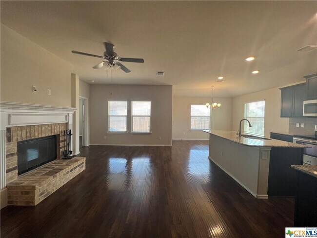Building Photo - 208 Christopher Dr