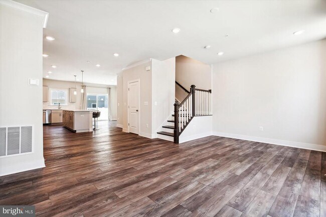 Building Photo - 909 Rockwell Ave