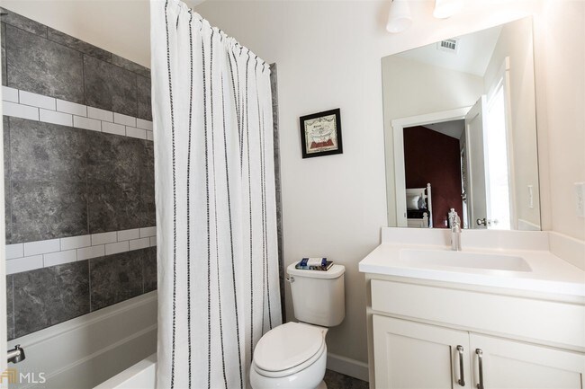Building Photo - 3348 Turngate Ct