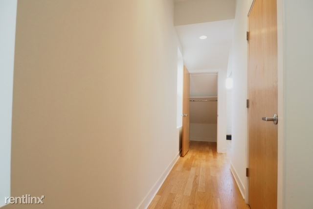 Building Photo - 1 br, 1 bath Condo - 1919 W Armitage Ave