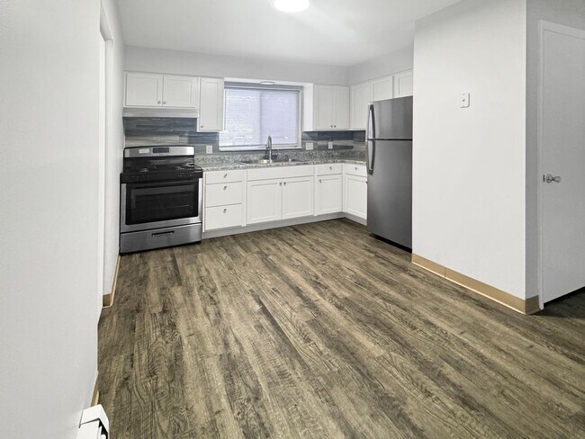 Building Photo - 2422 36th St SW