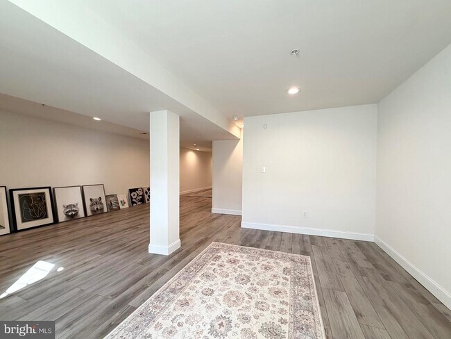 Building Photo - 308 Roarks Trail