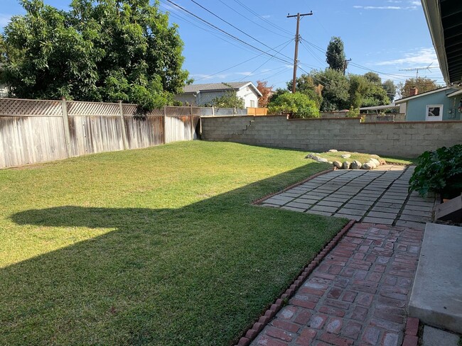 Building Photo - Beautiful Glendora Home