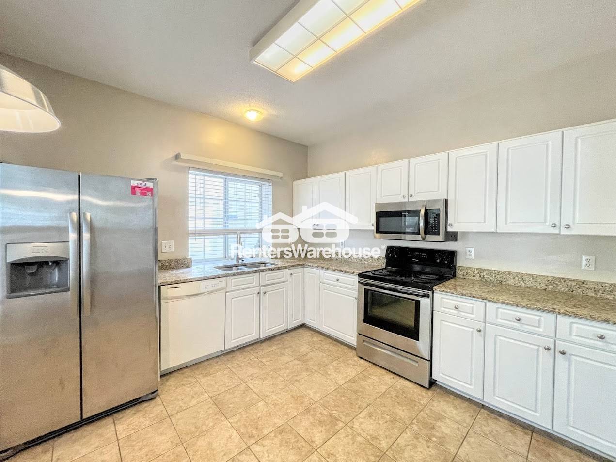 Building Photo - 805 Greystone Trce