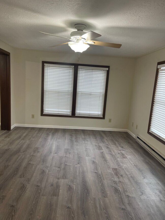 Building Photo - Duplex