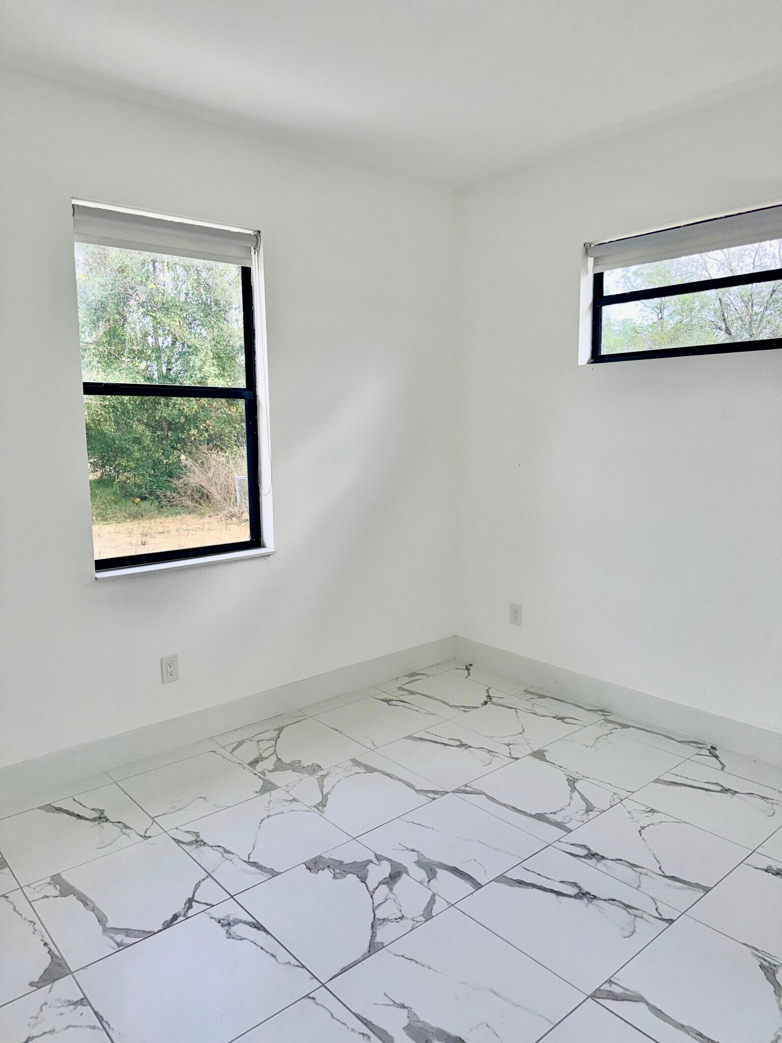 Building Photo - 4128 Barbarossa Ave