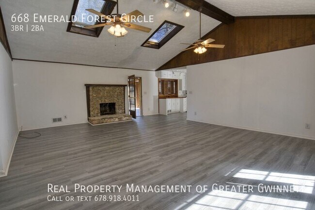 Building Photo - Beautiful Ranch Home with Sky Lights and L...