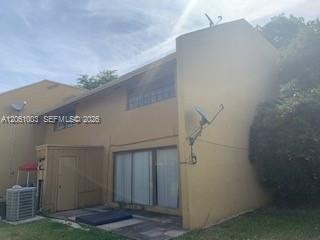Building Photo - 3246 N Pine Island Rd