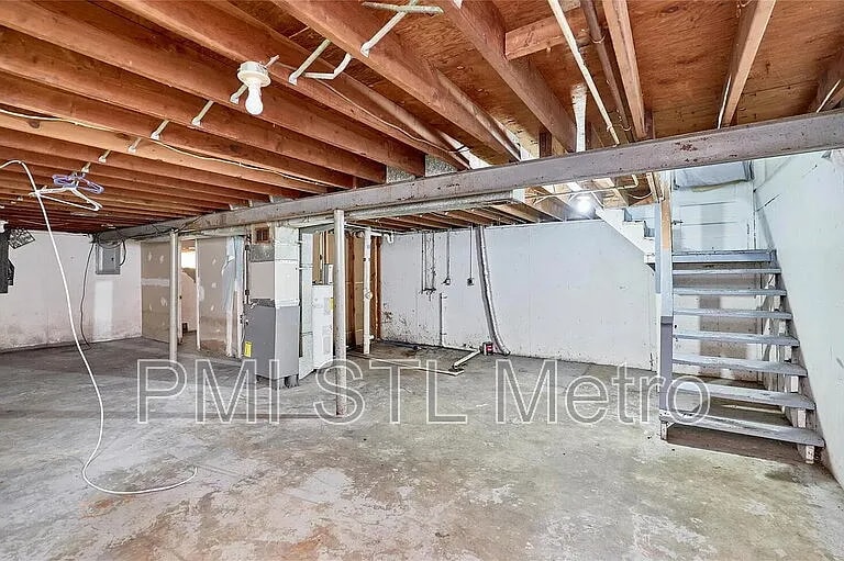 Building Photo - 1229 Lakeview Ave