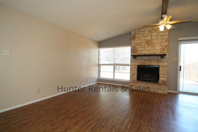 Building Photo - Awesome Duplex!