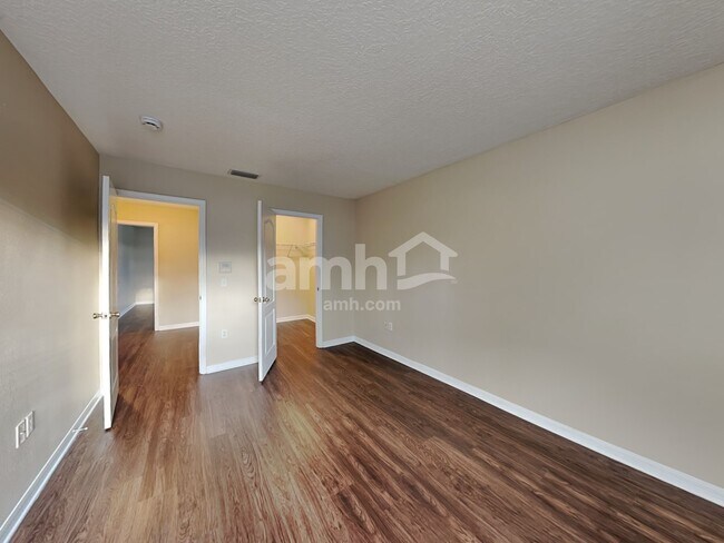 Building Photo - 10618 Bamboo Rod Cir