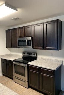 Building Photo - 519 E Marigold Dr