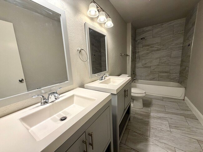 Building Photo - 3 bed 2 bath in Heritage Park