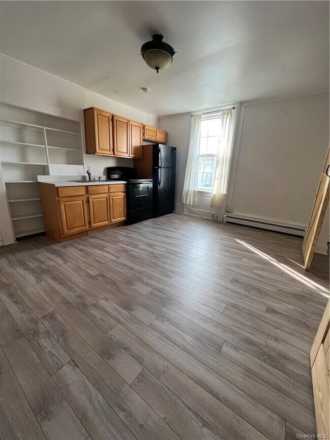 Building Photo - 155 Main St