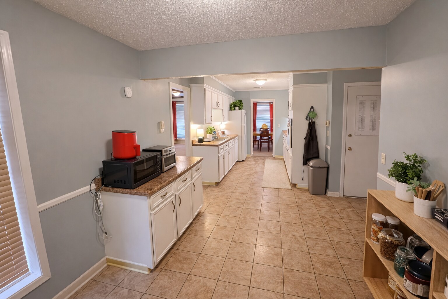 Building Photo - 205 Dogwood Dr