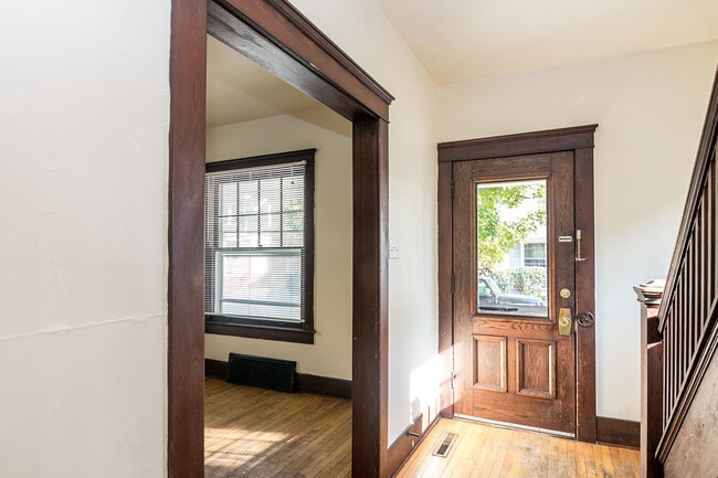 Building Photo - 112 Adams St