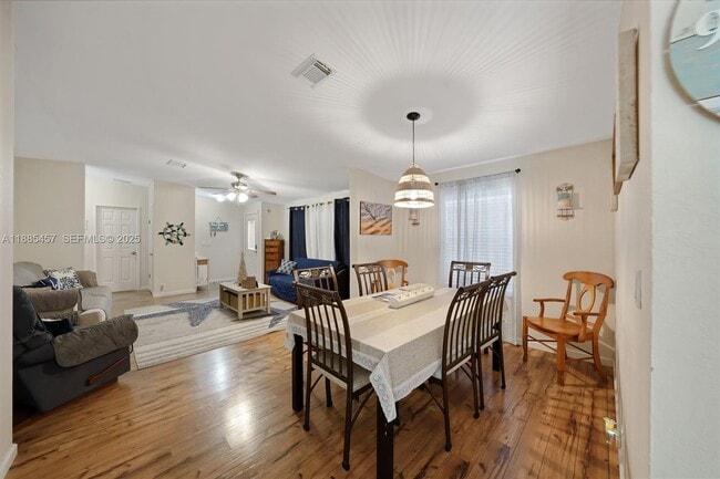 Building Photo - 945 Plantation Rd