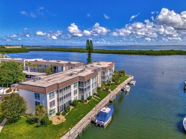 Building Photo - LUXURY LONGBOAT LIVING AT IT’S FINEST! AVA...