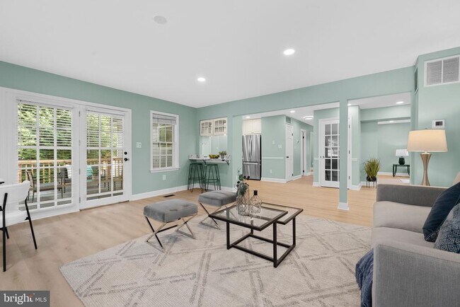 Building Photo - 10429 Headly Ct