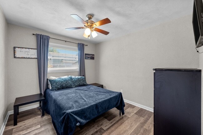 Building Photo - Spacious 4-Bedroom Home with Modern Updates