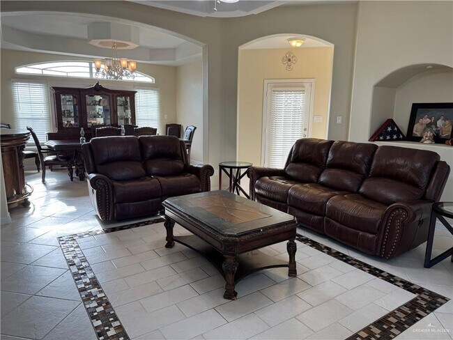 Building Photo - 25 Rhett Dr