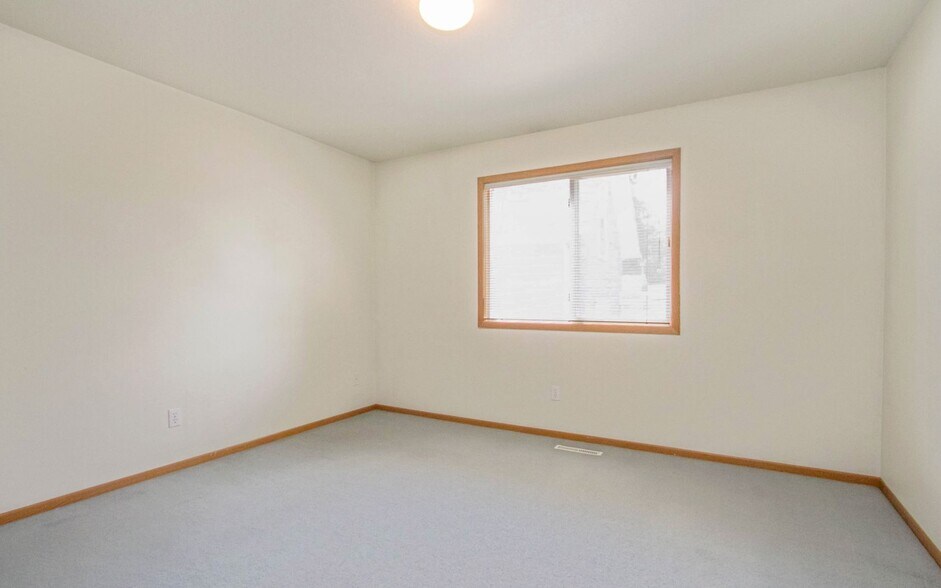 Building Photo - 216 S Kellogg Ave