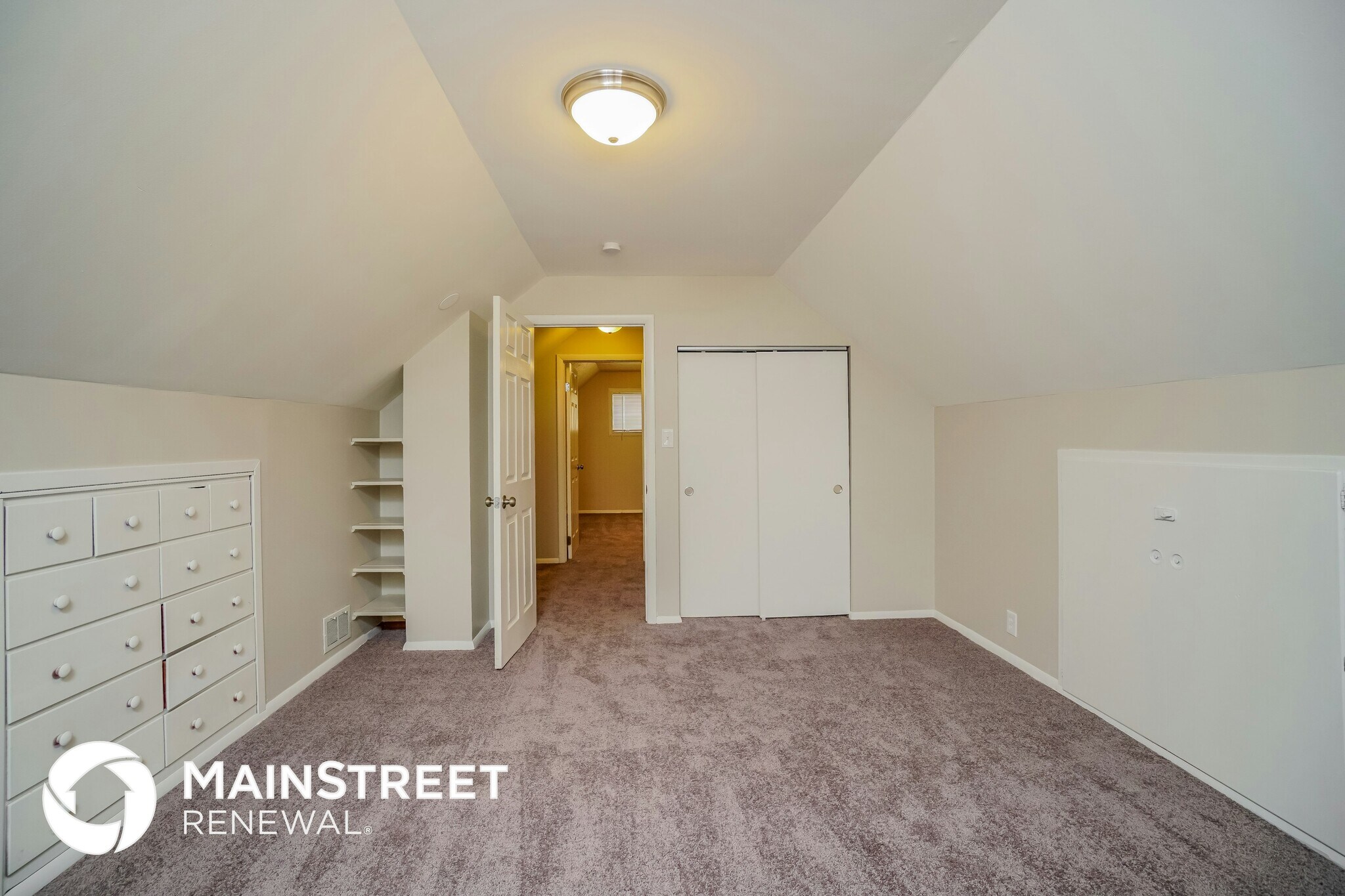 Building Photo - 1290 Elderwood Ave