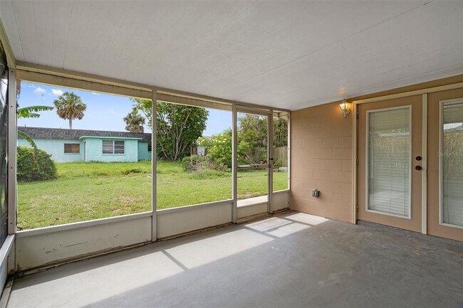 Building Photo - 9740 Lamantin Dr