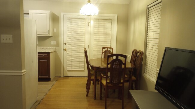 Large Dining Table with 6 chairs - 2901 Westgate Dr