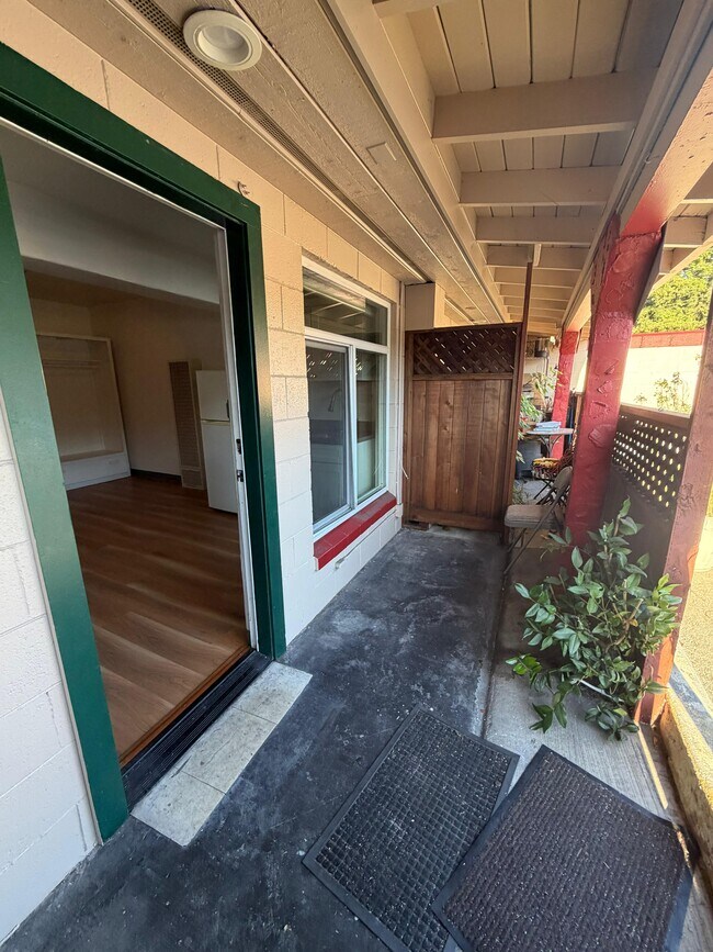 Building Photo - 10110 Soquel Dr