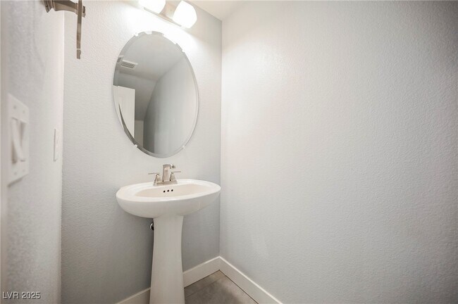 Building Photo - 27 Santo Mio Ct