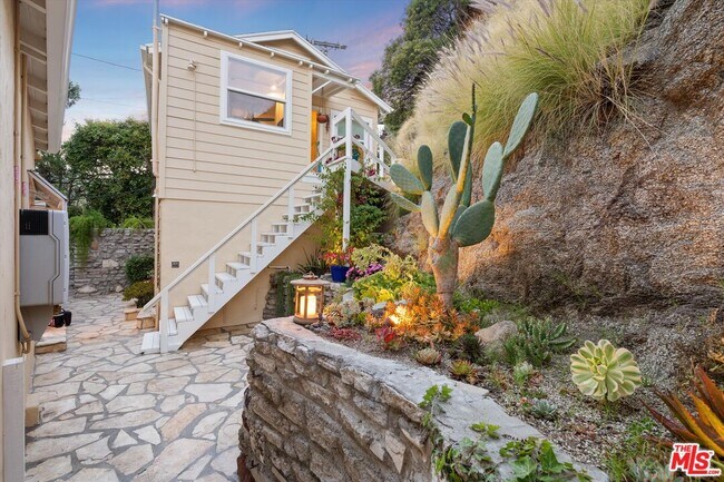 Building Photo - 7965 Fareholm Dr