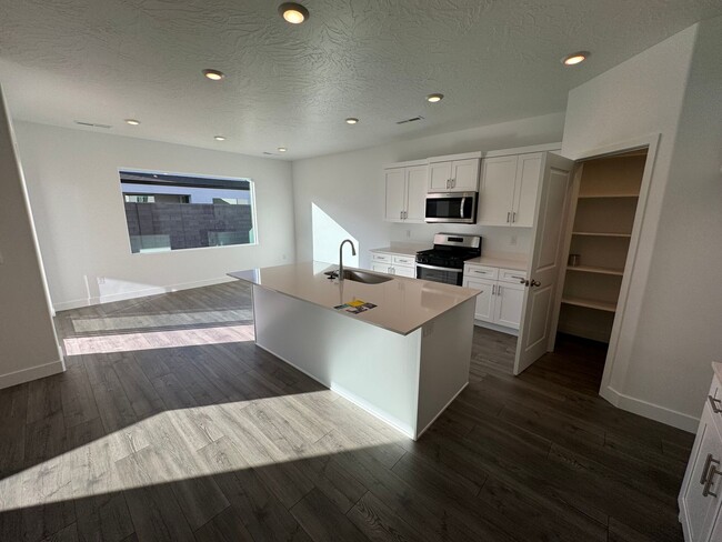 Building Photo - 4 Bed Home in Starr Springs at Long Valley Washington Home