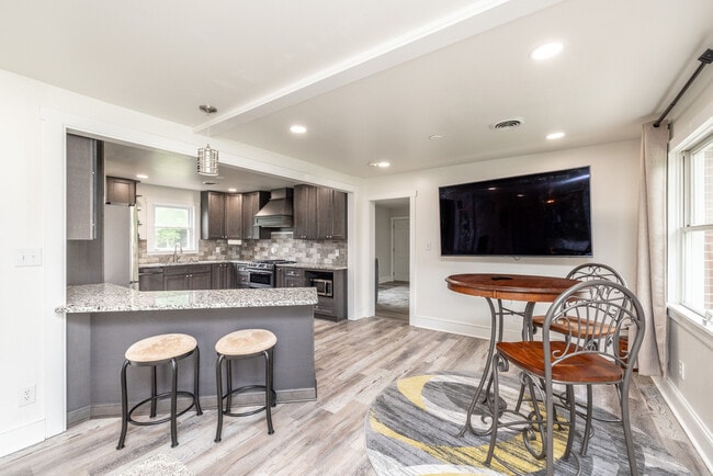 Building Photo - 12383 W Patrick Henry Rd