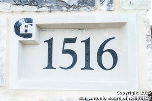 Building Photo - 1516 SPECHTS